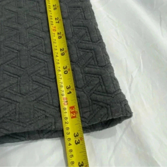 FABULOUS grey 3/4 sleeves midi dress with neckline accent of pearl and beads. M - Picture 7 of 11